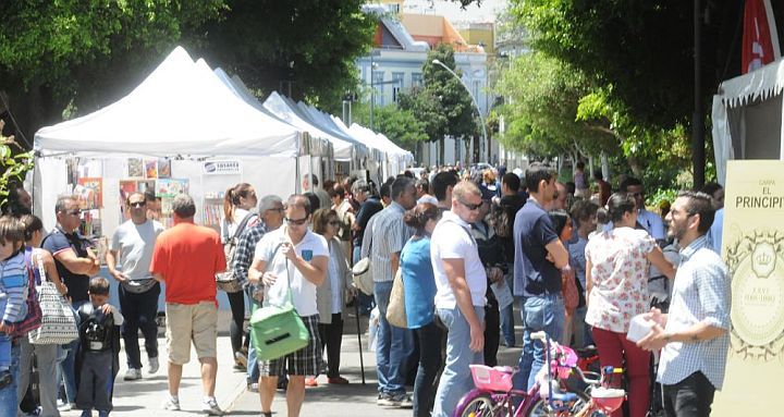 Zondag 3 mei Santa Cruz Fiestas de Mayo