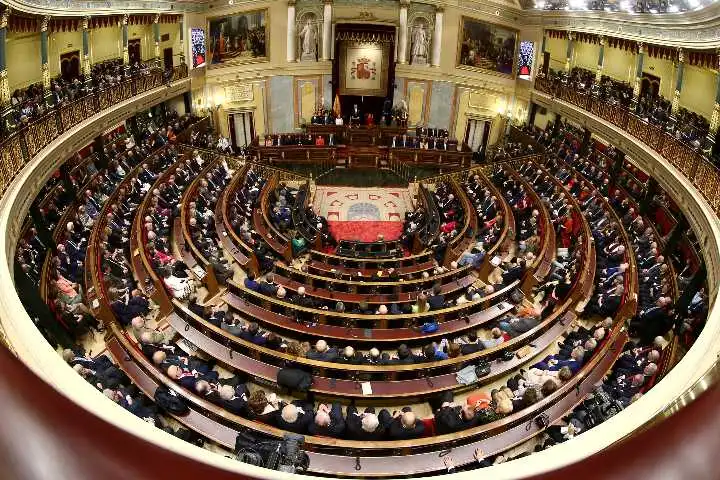 Spaanse feestdagen 6 en 8 december -Panoramisch uitzicht op de Kamer van het Congres van Afgevaardigden, tijdens de ceremonie ter herdenking van de 40e verjaardag van de Spaanse grondwet.