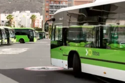 Einde beperkingen openbaar vervoer - groene bus van TITSA