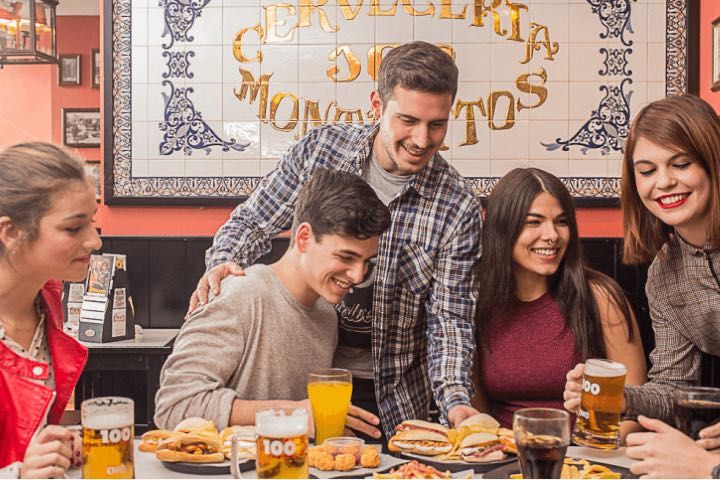 100 Montaditos - samen aan tafel eten met vrienden