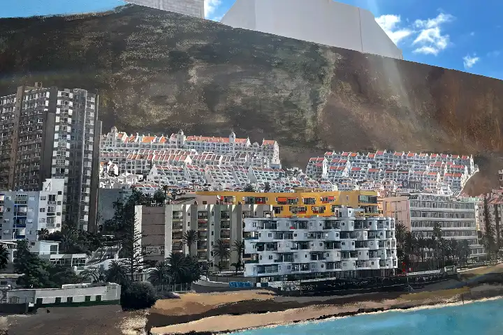 Muurschildering Los Cristianos kunstwerk na instorting gebouw in 2016